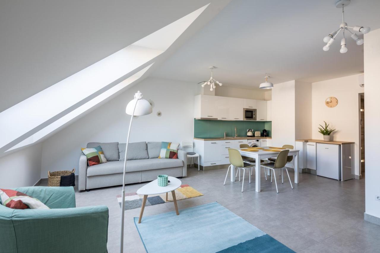 Stafetahaz Apartmanok Vác Buitenkant foto