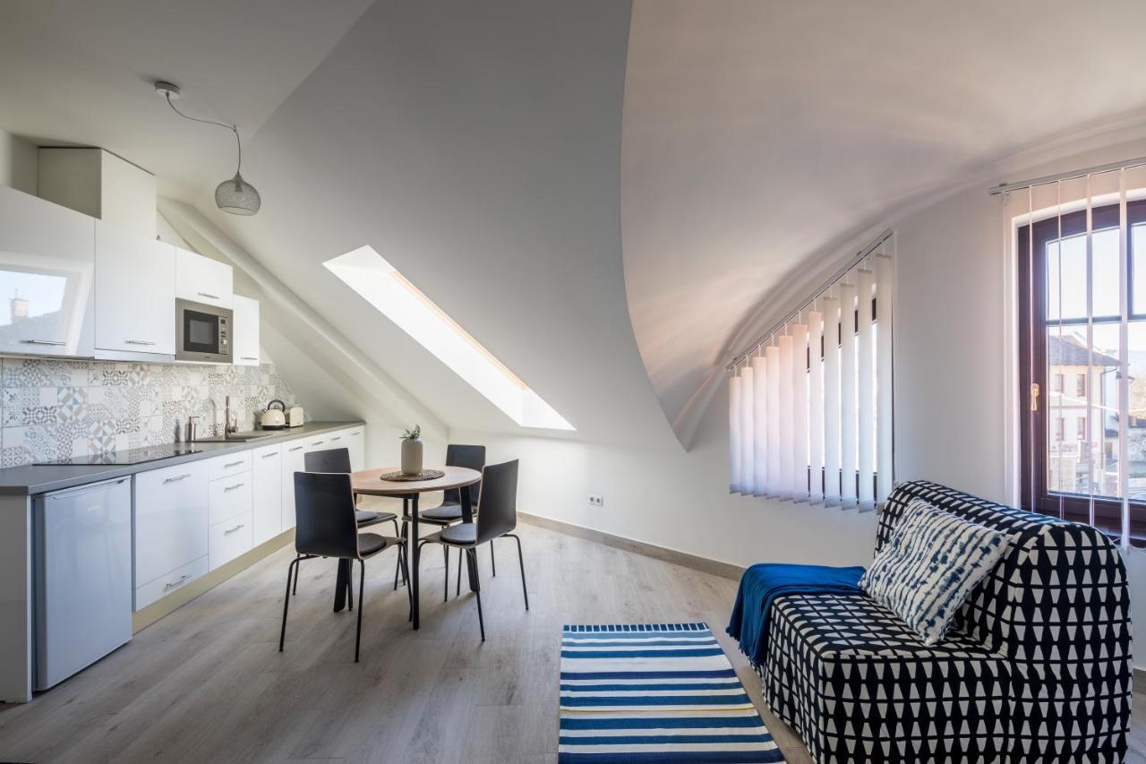 Stafetahaz Apartmanok Vác Buitenkant foto