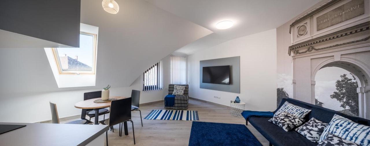 Stafetahaz Apartmanok Vác Buitenkant foto