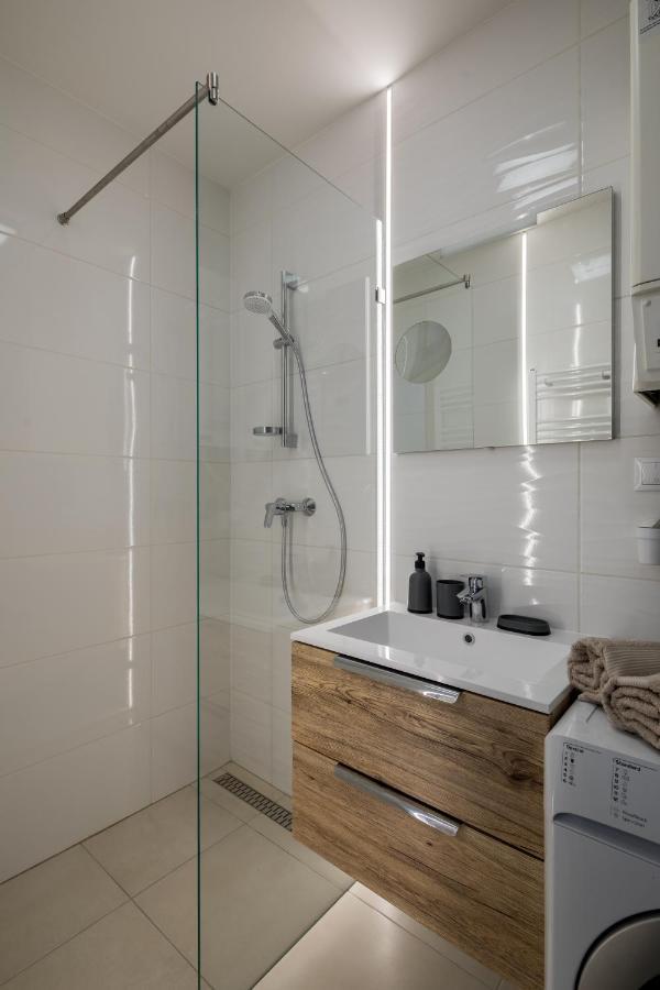 Stafetahaz Apartmanok Vác Buitenkant foto
