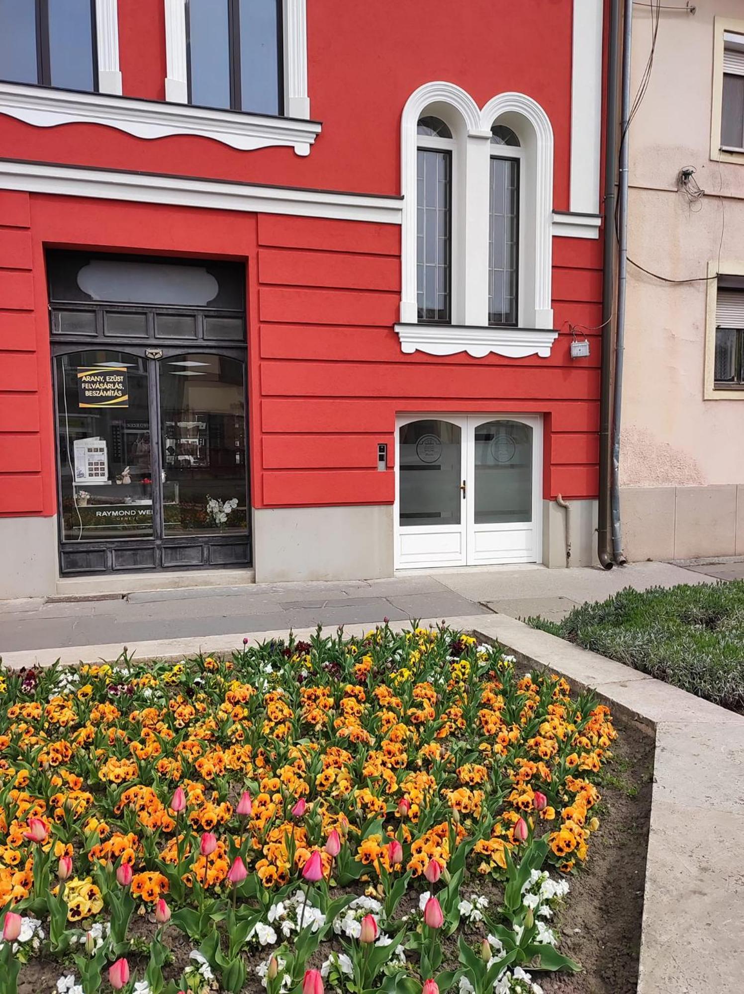 Stafetahaz Apartmanok Vác Buitenkant foto