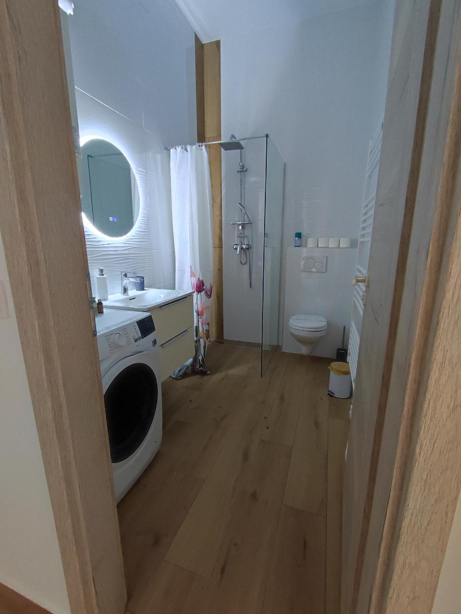 Stafetahaz Apartmanok Vác Buitenkant foto