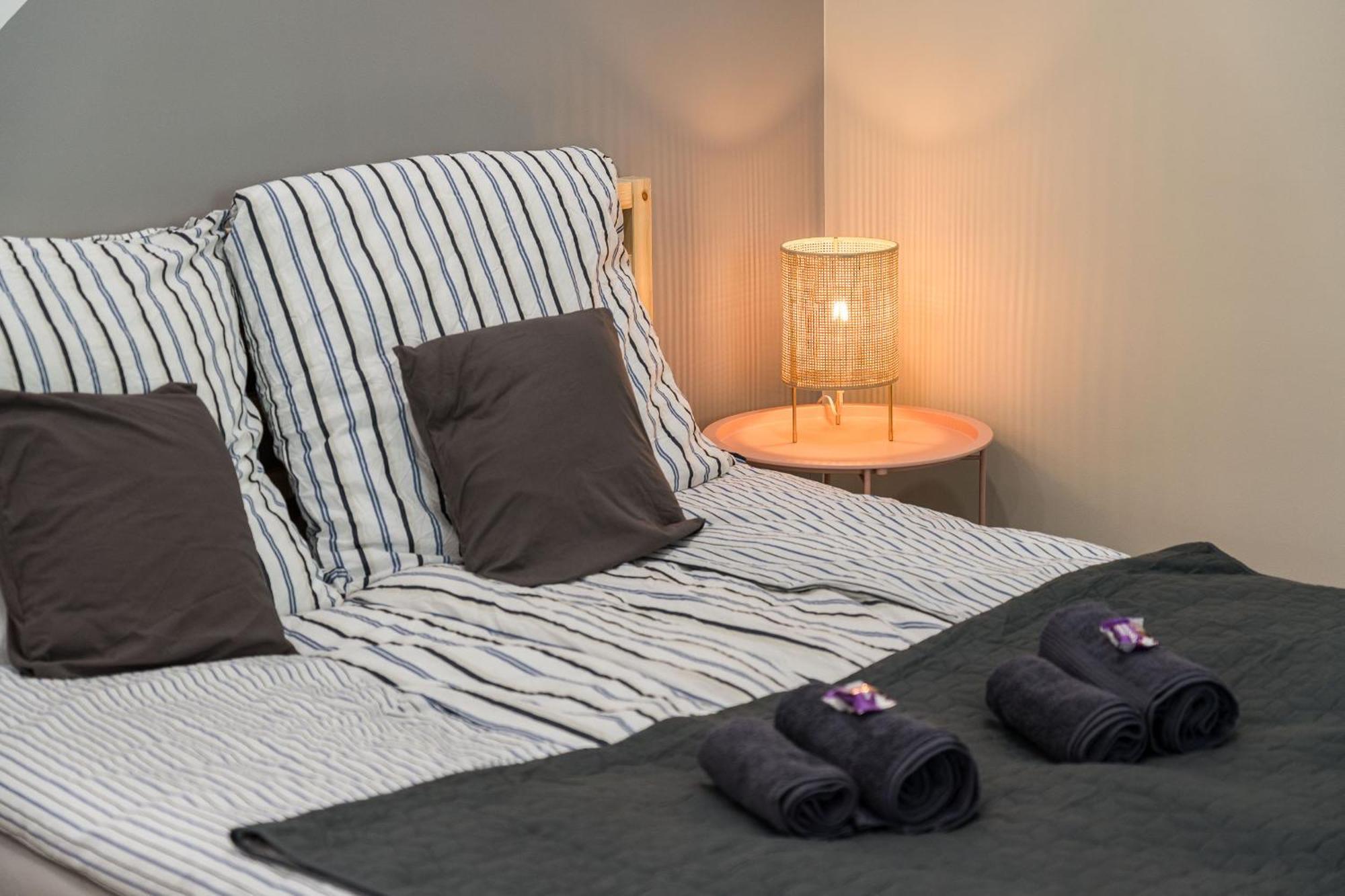 Stafetahaz Apartmanok Vác Buitenkant foto